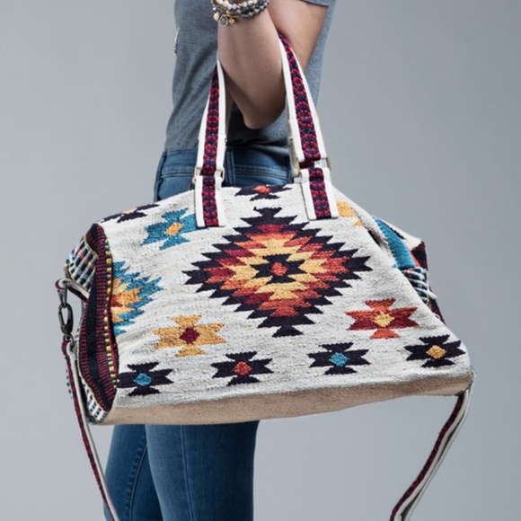 NWT Southwestern Weekender Tote Duffle bag - Picture 4 of 7